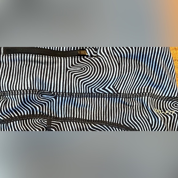 Nike running crop activewear leggings women Sz Medium drifit - Picture 6 of 9